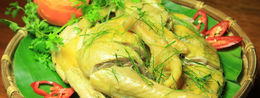 How to Make Coconut Water Boiled Chicken (Cách Làm Món Gà Luộc Nước Dừa)