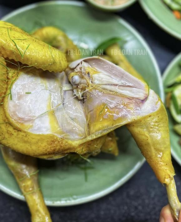 How to Make Coconut Water Boiled Chicken (Cách Làm Món Gà Luộc Nước Dừa)